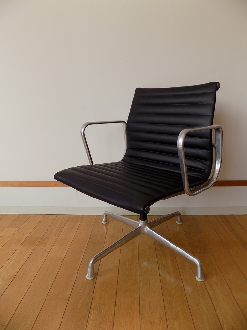 hermanmiller01.jpg